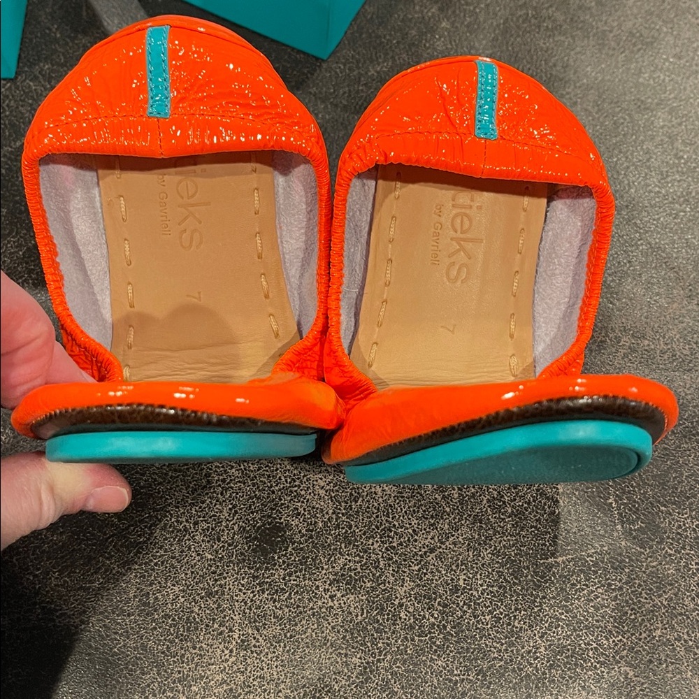 Like new Outrageous orange Neon Tieks - size 7 - with tote - Picture 3 of 7